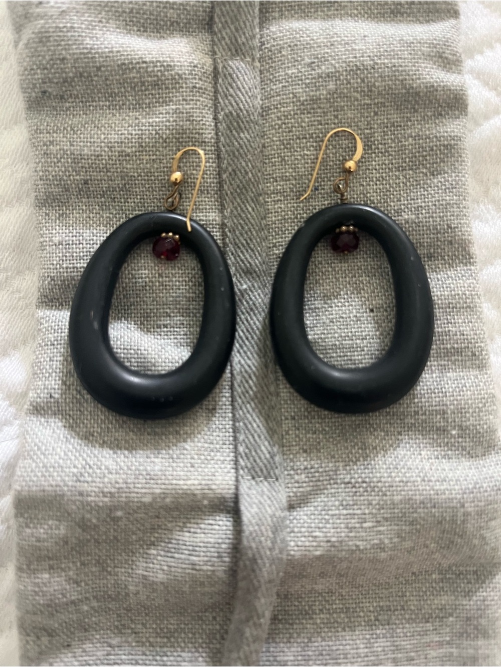 Ashley Pittman Black Horn Oval Drop Earrings with Garnet Bead Gold Hooks - Picture 2 of 2